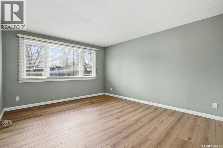 Property Photo:  219 Nagel Crescent  SK S4N 4N4 
