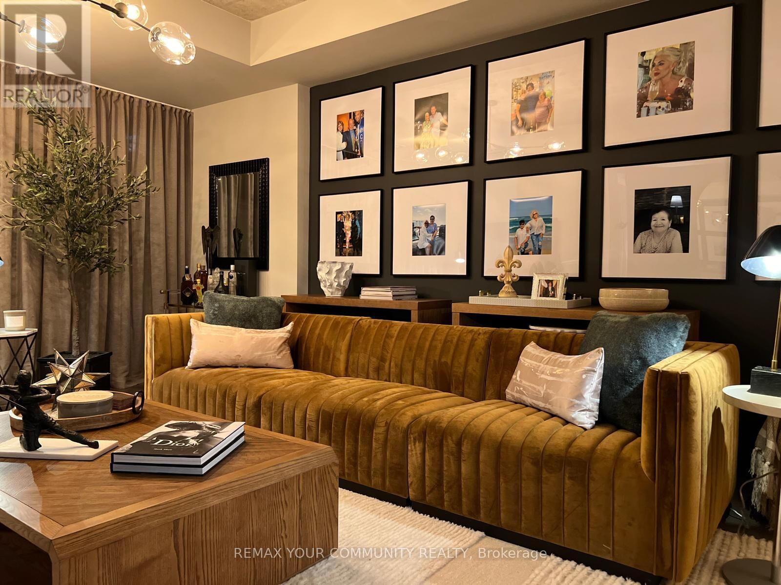 Property Photo:  38 Stewart Street 701  ON M5V 1H6 