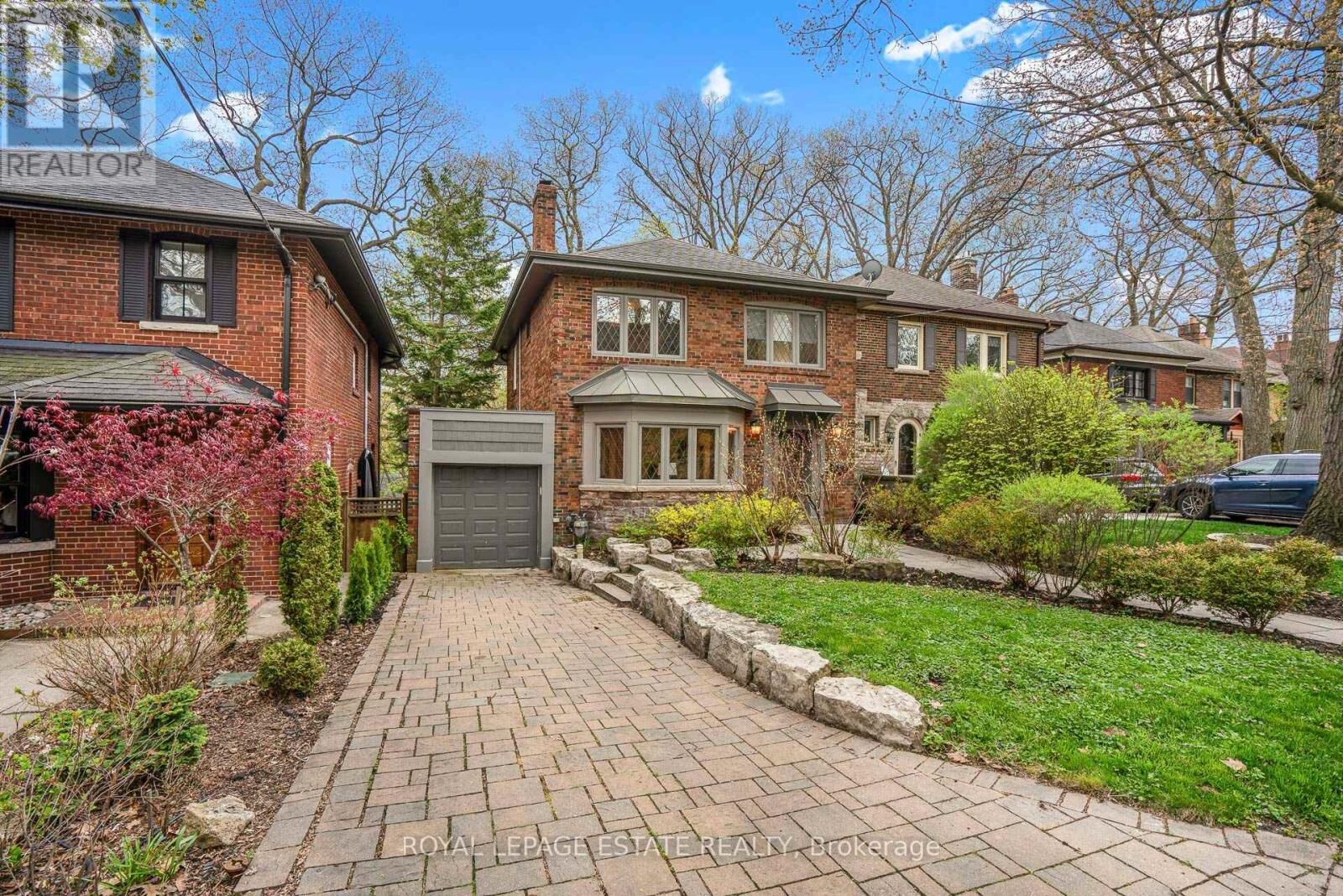 Property Photo:  63 Beaufort Road  ON M4E 1M8 