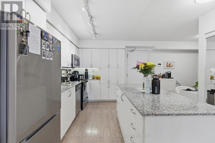 Property Photo: 800 Lawrence Avenue West 304 ON M6A 0B1