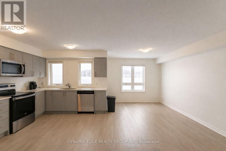 Property Photo:  235 Chapel Hill Drive 25  ON N2R 0S4 