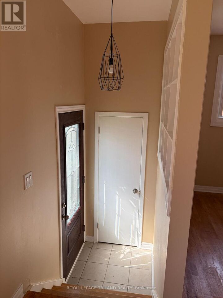 Property Photo:  1548 Dale Street  ON N5V 1X9 