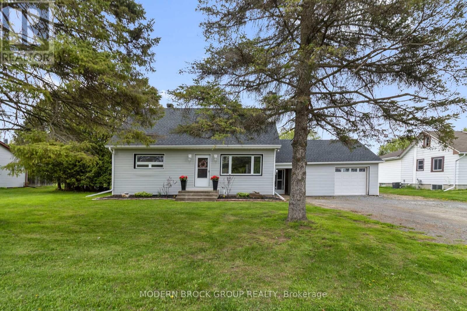 Property Photo:  1055 County Road 15 Road  ON K6V 5T1 