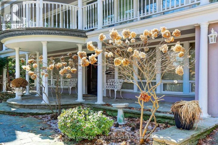 Property Photo:  32 Edenbrook Hill  ON M9A 3Z6 