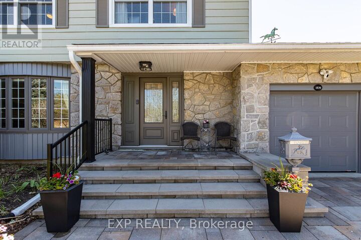 Property Photo: 1836 Lorraine Avenue ON K1H 6Z8
