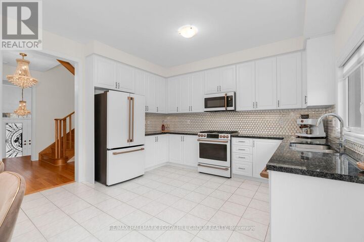 Property Photo:  34 Valleo Street  ON L4P 0K1 