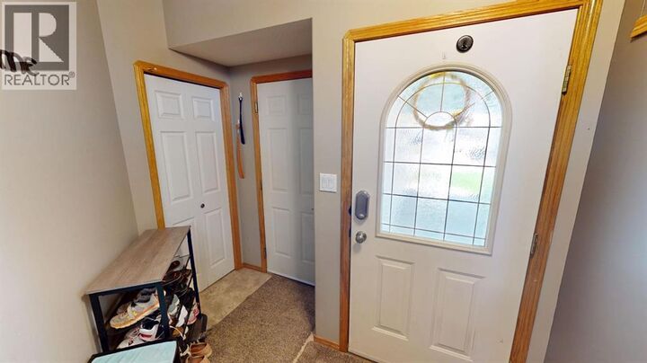 Property Photo:  16 Upland Street West  AB T1R 1J8 