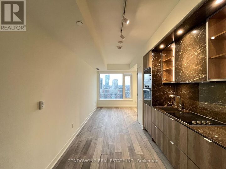 Property Photo:  11 Yorkville Avenue 1914  ON M4W 1L2 