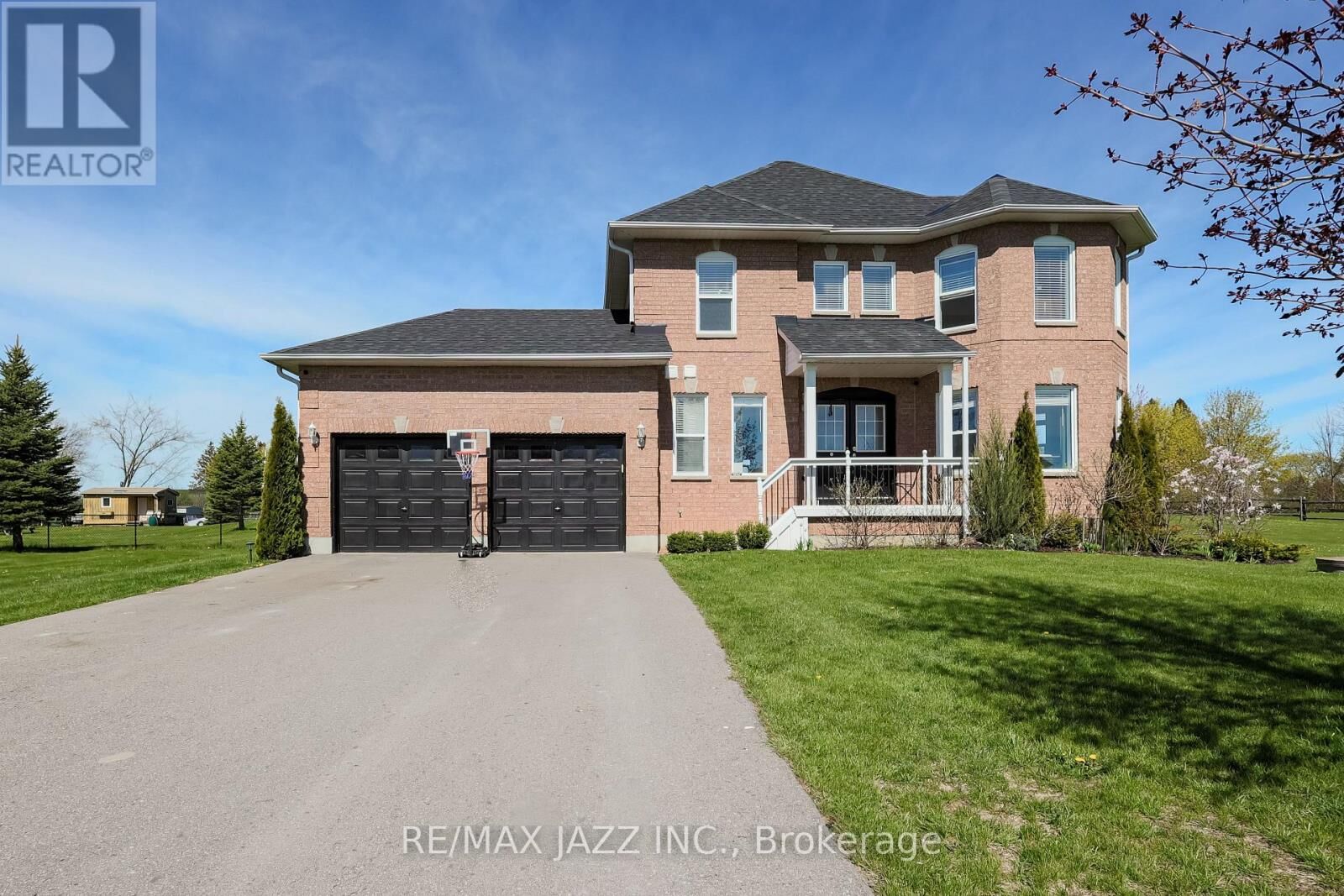 Property Photo:  29 Songbird Crescent  ON K9V 4R4 