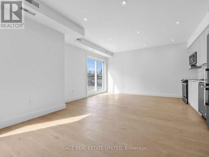 Property Photo:  909 Castlefield Avenue 3  ON M6B 1C9 