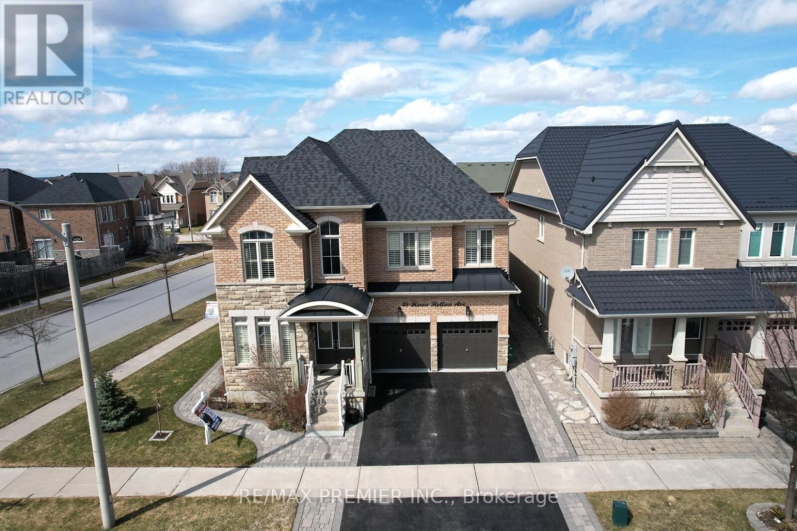 Property Photo:  48 Heron Hollow Avenue  ON L4E 0G9 