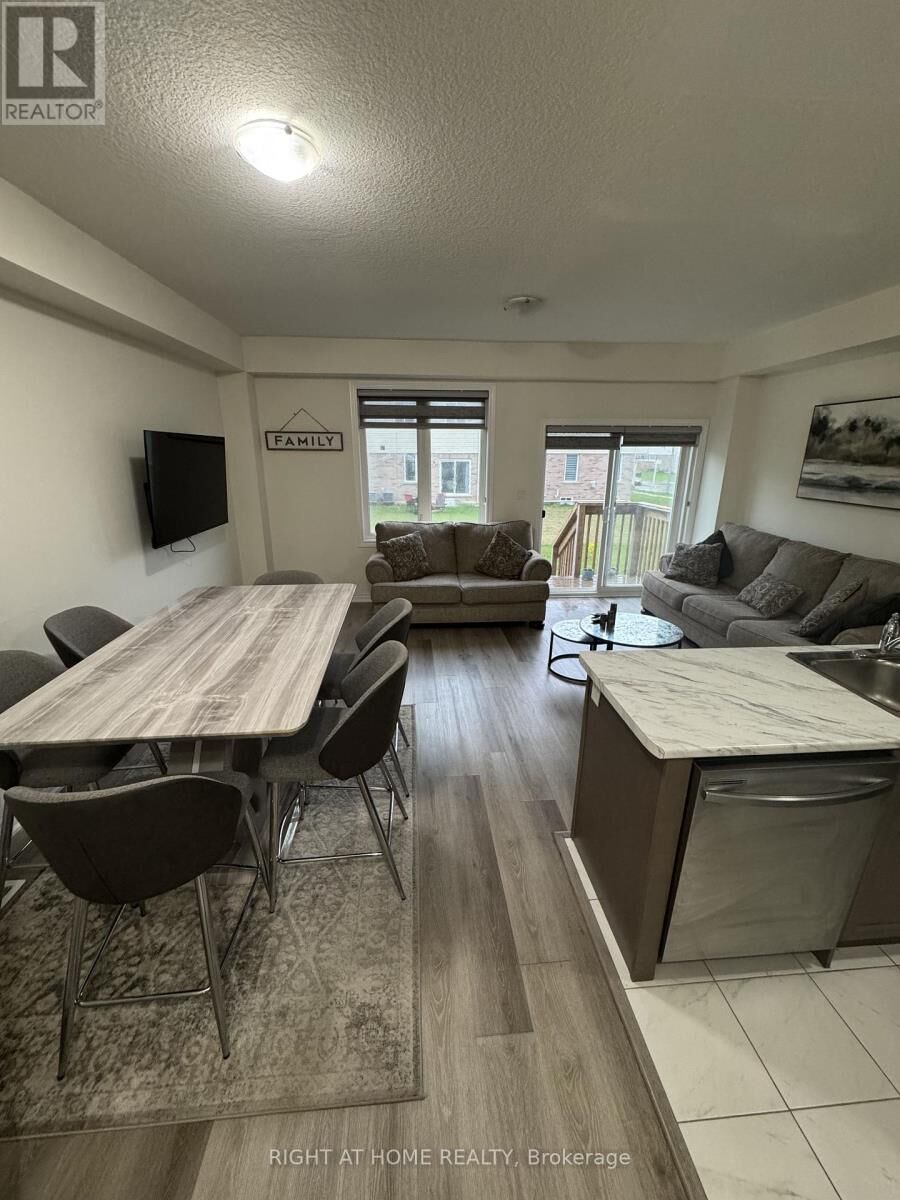 Property Photo:  76 Pinot Crescent  ON L8E 0J9 