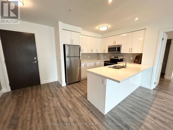Property Photo:  460B Belmont Avenue West 508  ON N2M 0B3 