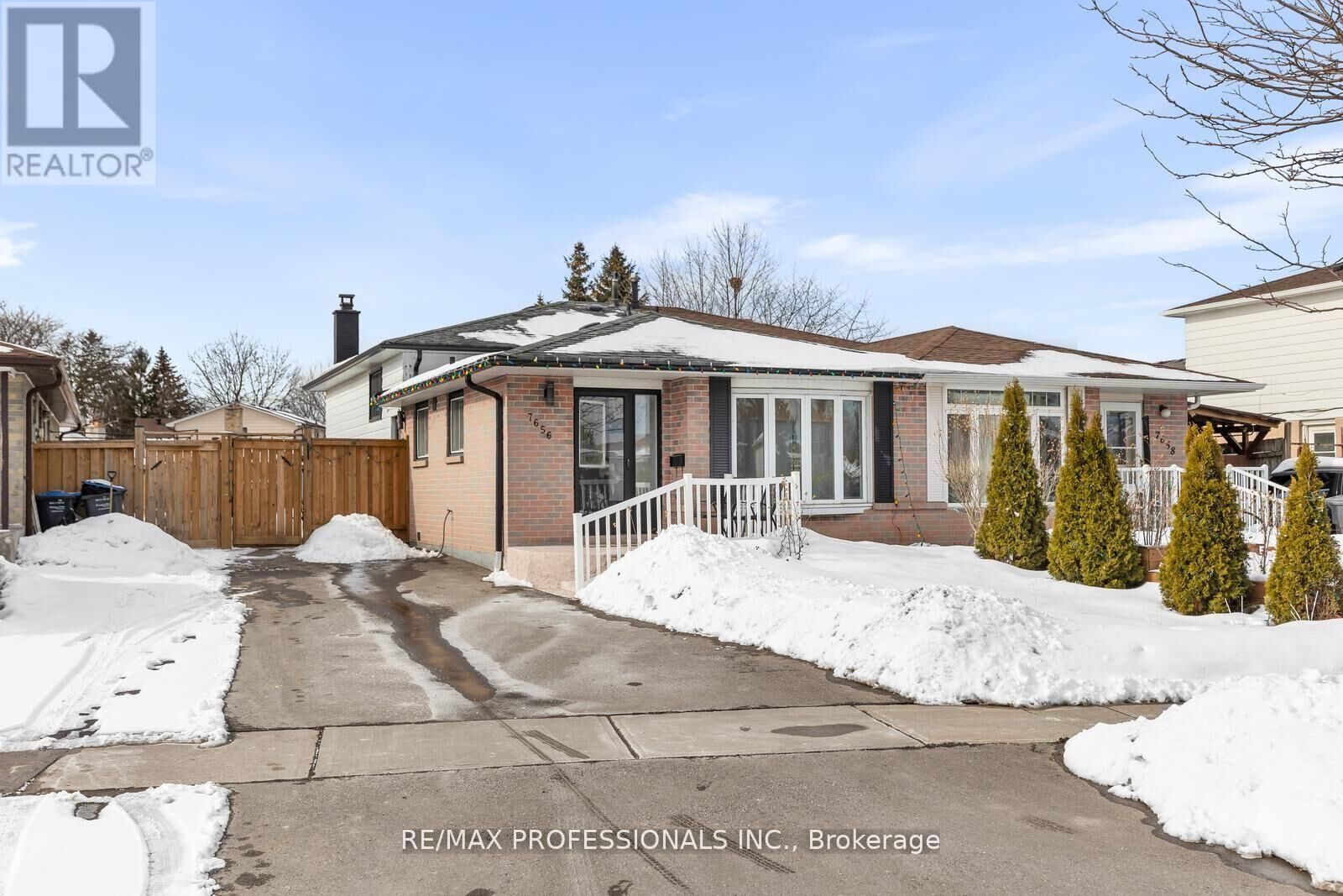 Property Photo:  7656 Priory Crescent  ON L4T 3H5 