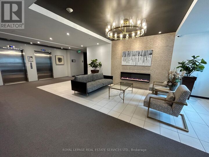 Property Photo:  460A Belmont Avenue West 913  ON N2M 0A9 