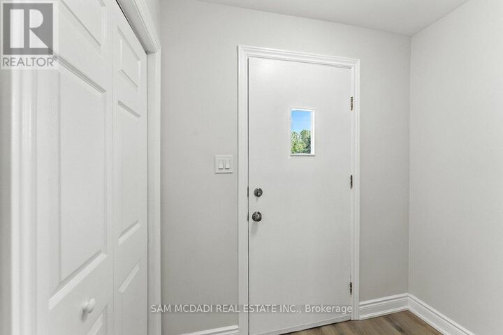 Property Photo:  325 Banff Avenue  ON L1J 1L7 
