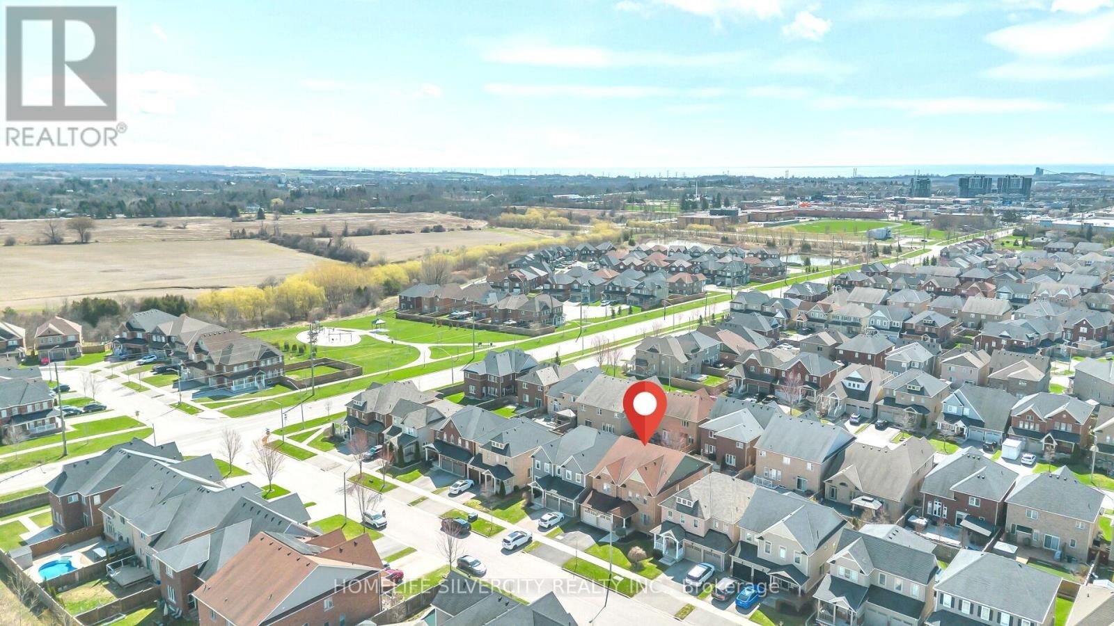Property Photo:  23 Ross Wright Avenue  ON L1C 0P6 