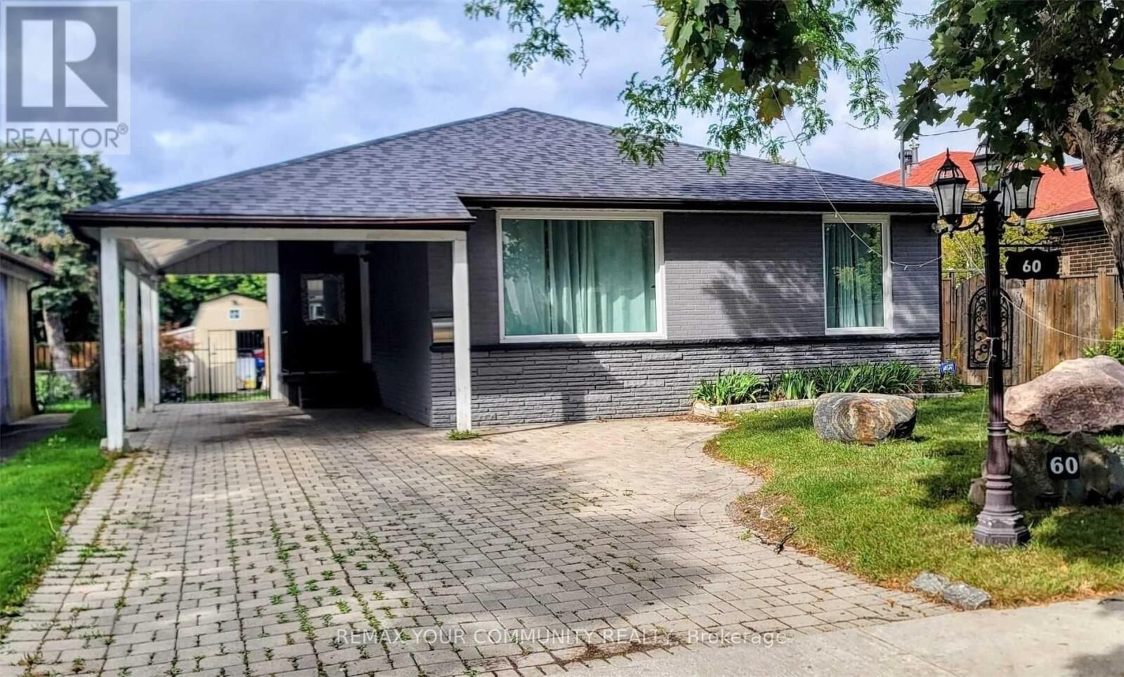 Property Photo:  60 Manorglen Crescent Upper  ON M1S 1W4 