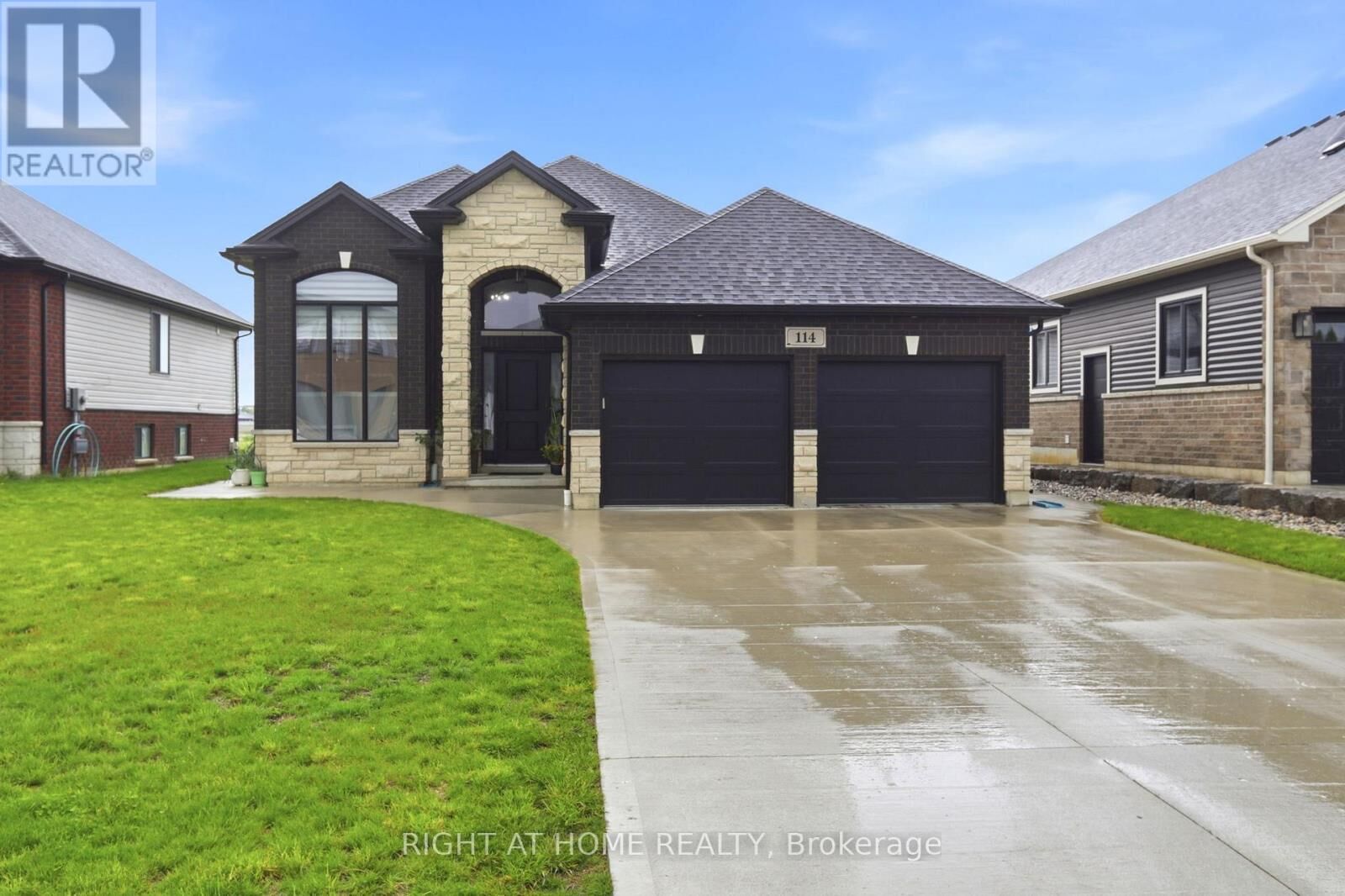 Property Photo: 114 Tuscany Trail ON N7M 0R9