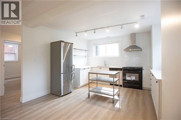 Property Photo:  49 Fairleigh Avenue South  ON L8M 2K1 