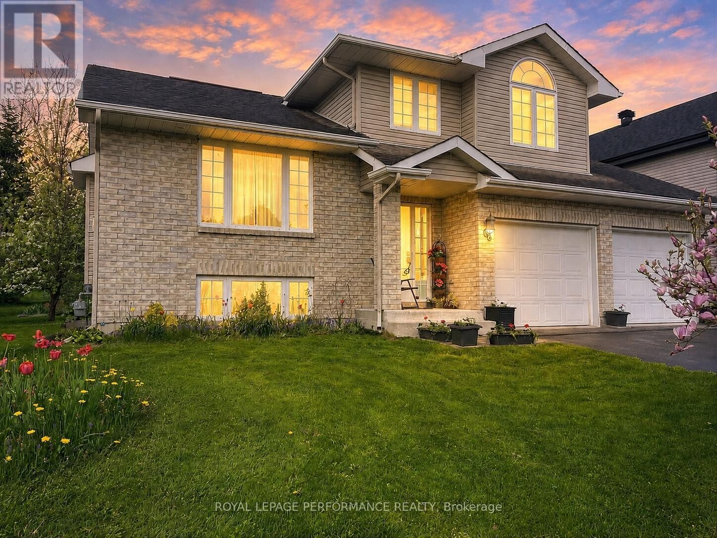 Property Photo: 18353 Lana Drive ON K6H 7L9
