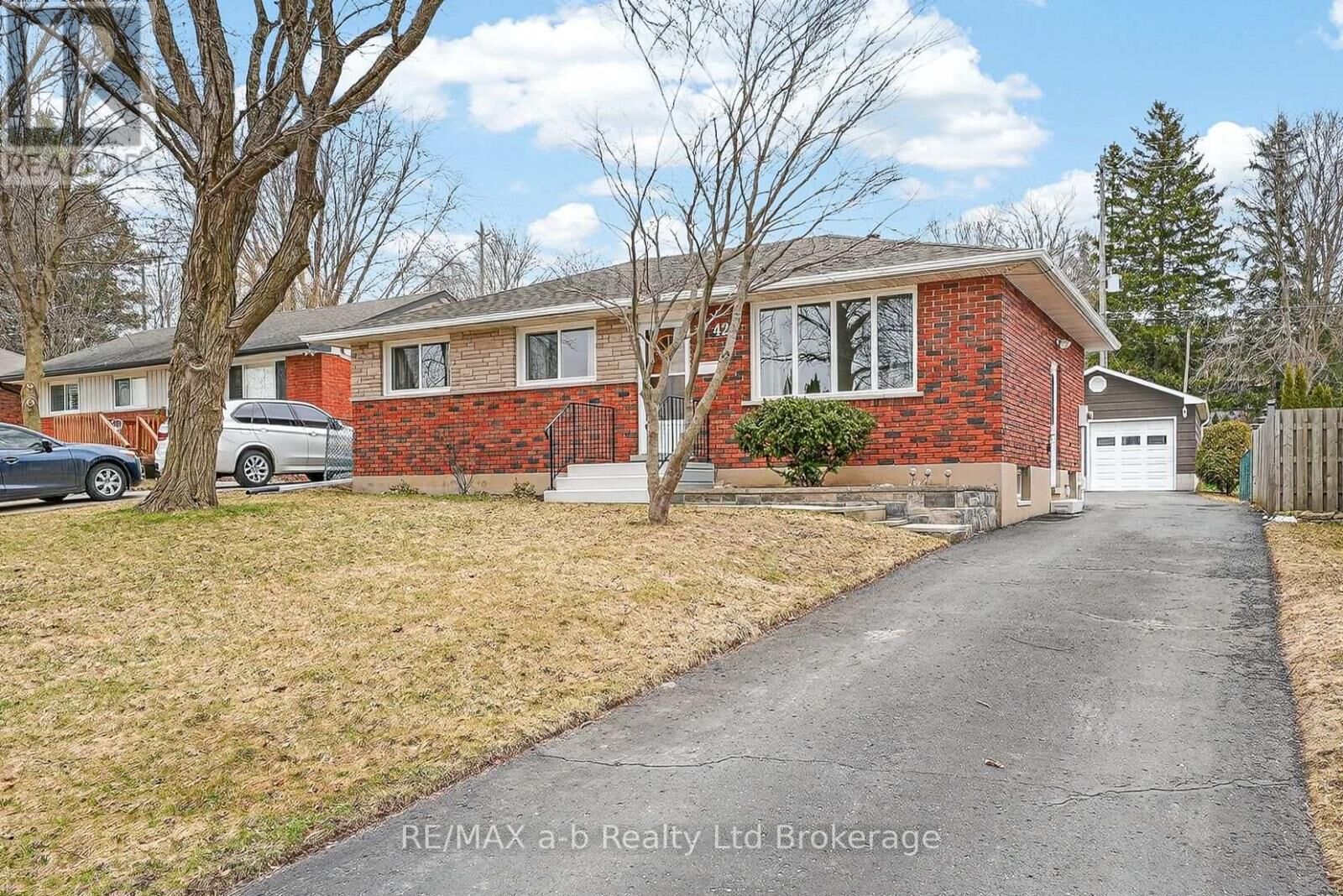 Property Photo:  42 Princess Park Road  ON N5C 1X8 