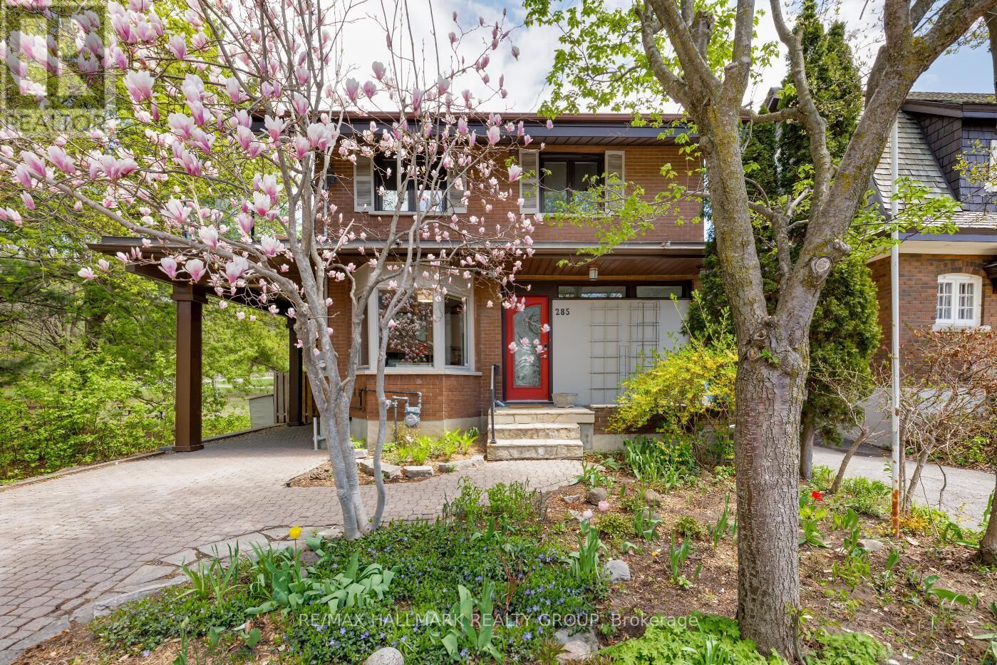 Property Photo: 285 Fairmont Avenue ON K1Y 1Y4
