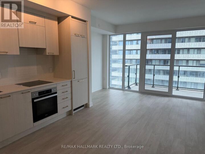 Property Photo: 634 Church Street 3901 ON M4Y 2G3