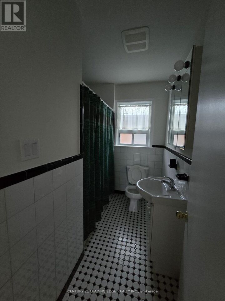 Property Photo:  65 Moore Street Main  ON L6X 1V2 