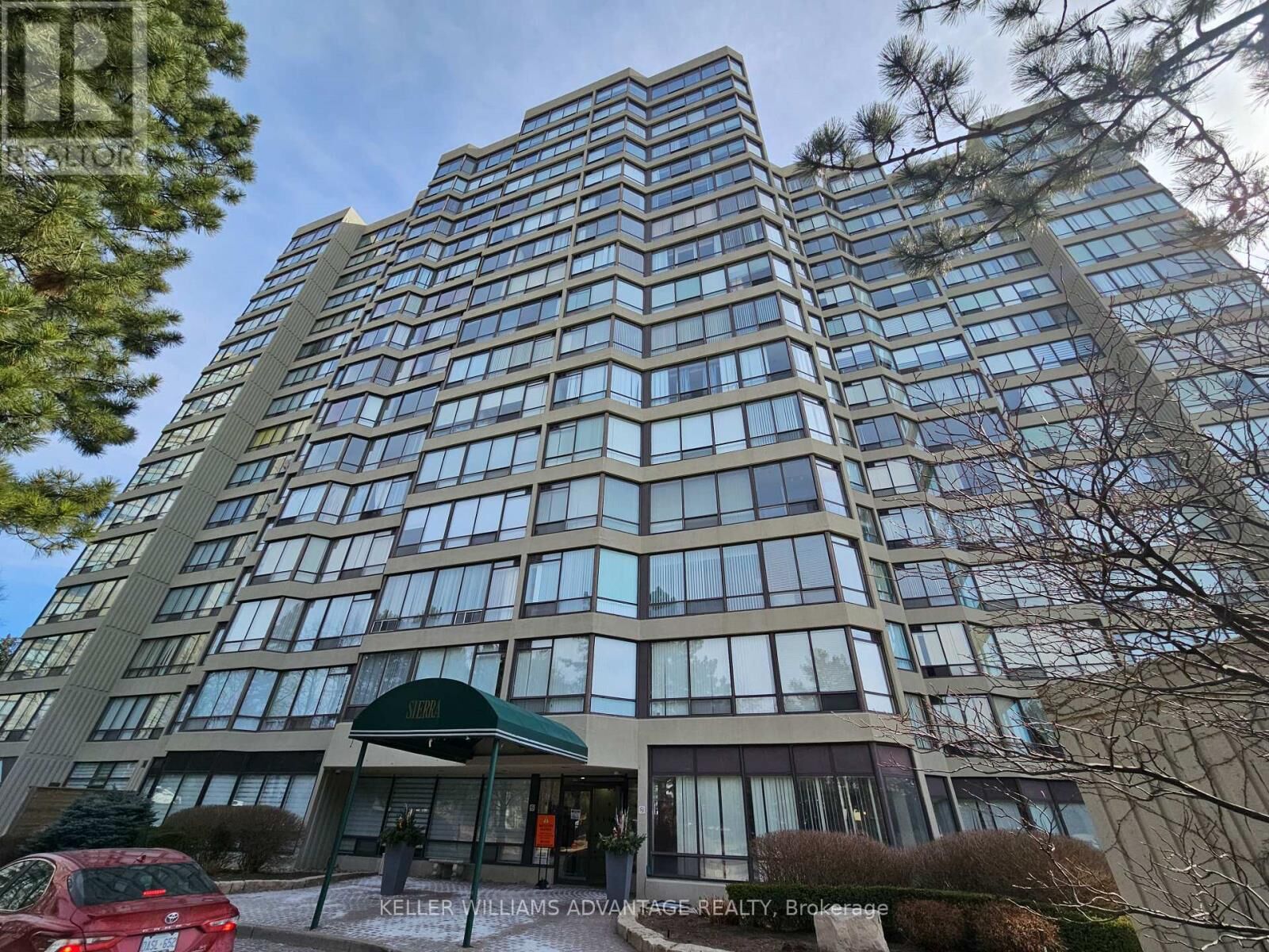 Property Photo:  26 Hanover Road 1108  ON L6S 4T2 