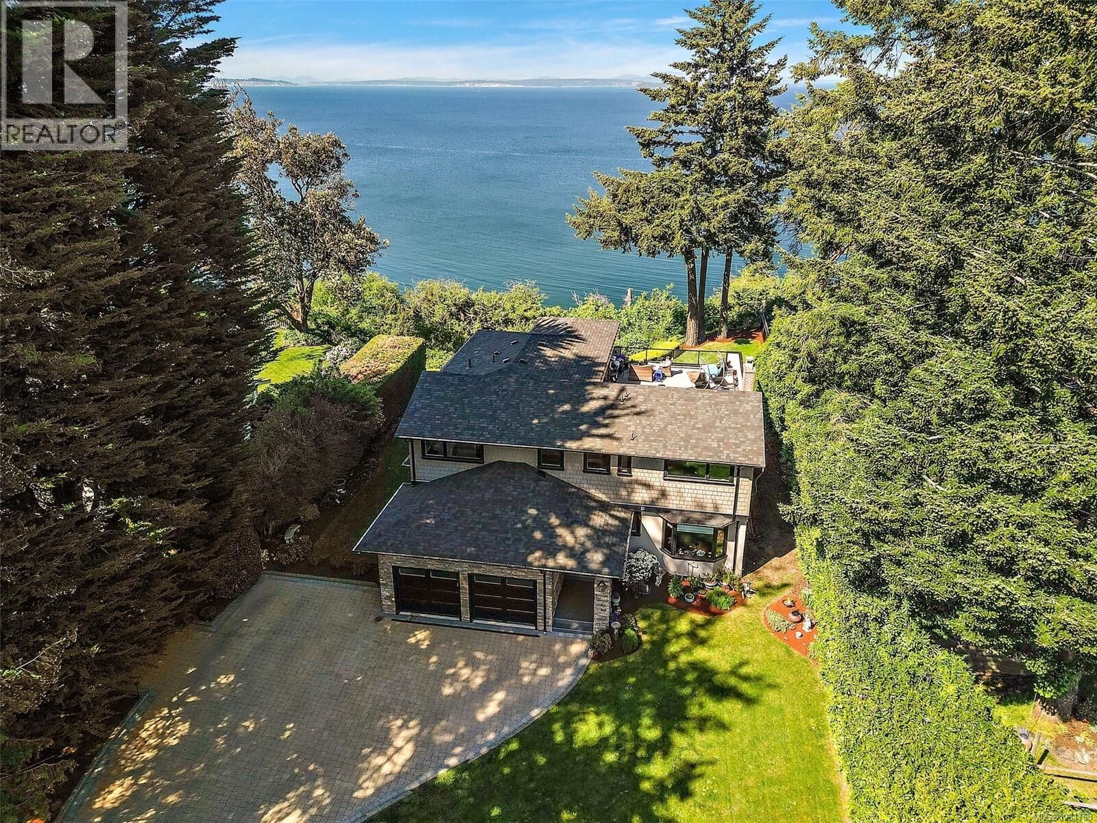 Property Photo:  4561 Bissenden Place  BC V8N 3K5 