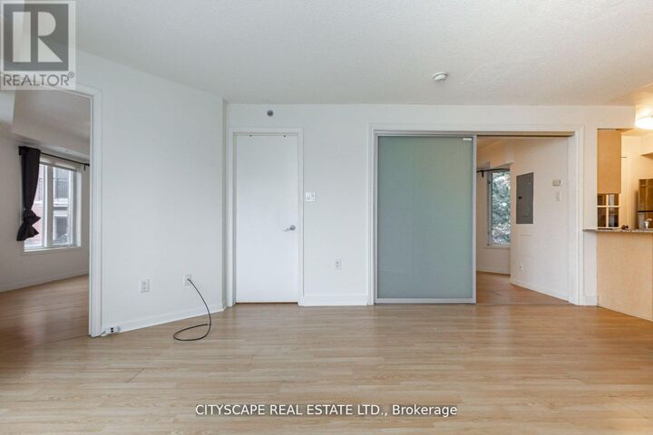 Property Photo:  80 Joe Shuster Way 1704  ON M5G 2M4 
