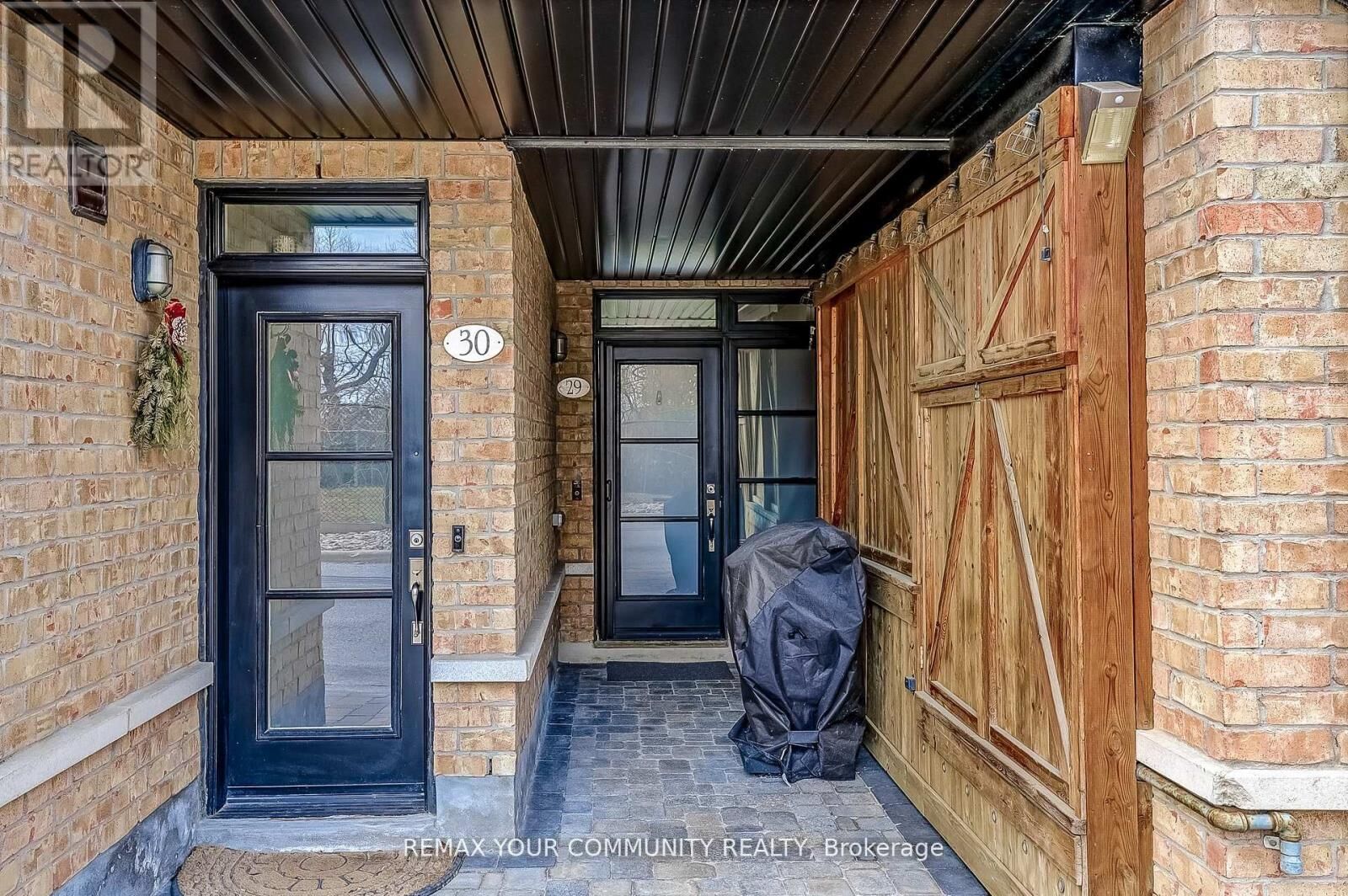 Property Photo: 8169 Kipling Avenue 29 ON L4L 0G4