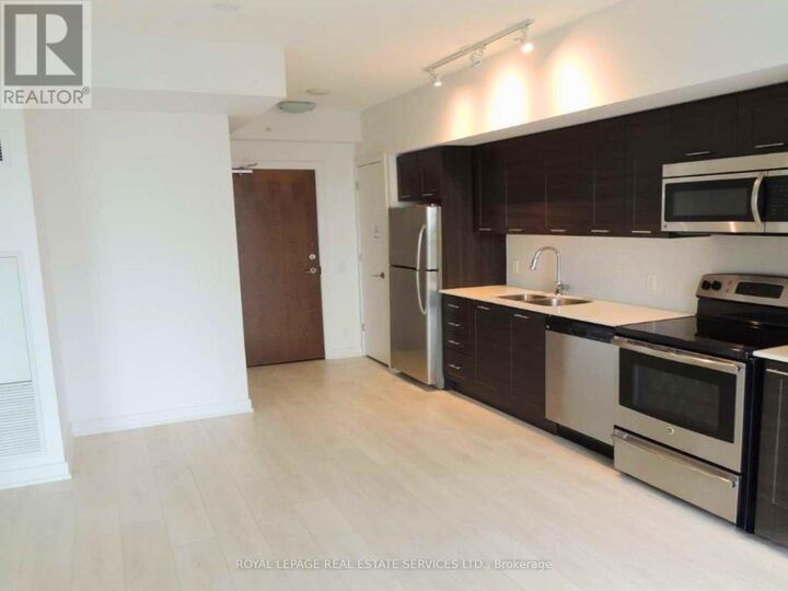 Property Photo: 2220 Lakeshore Boulevard West 2210 ON M8V 0C1