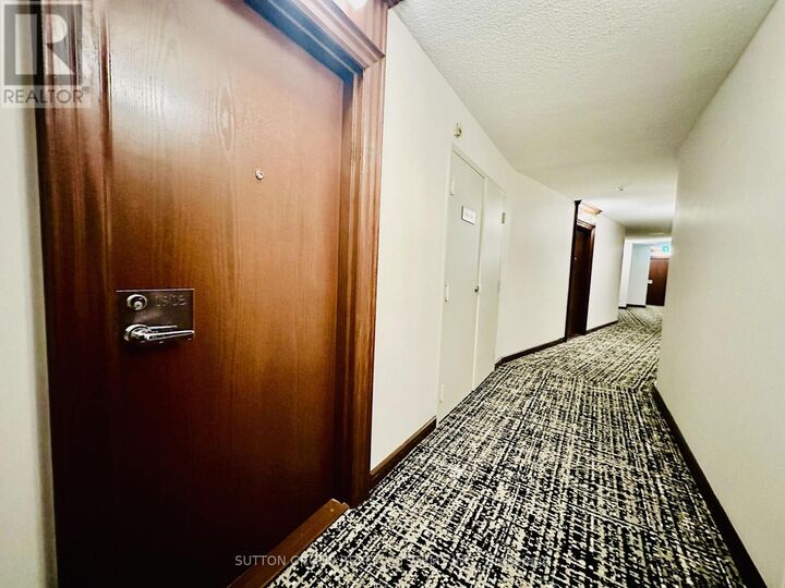 Property Photo:  1055 Bay Street 1908  ON M5S 3A3 