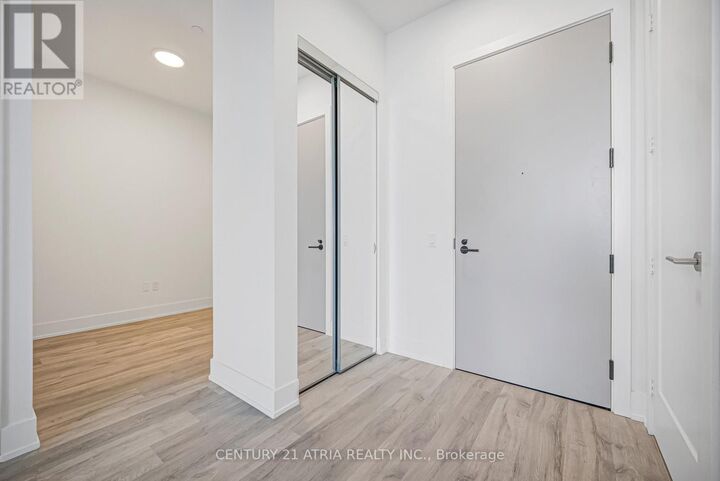 Property Photo: 858 Dupont Street 637 ON M6G 0C1