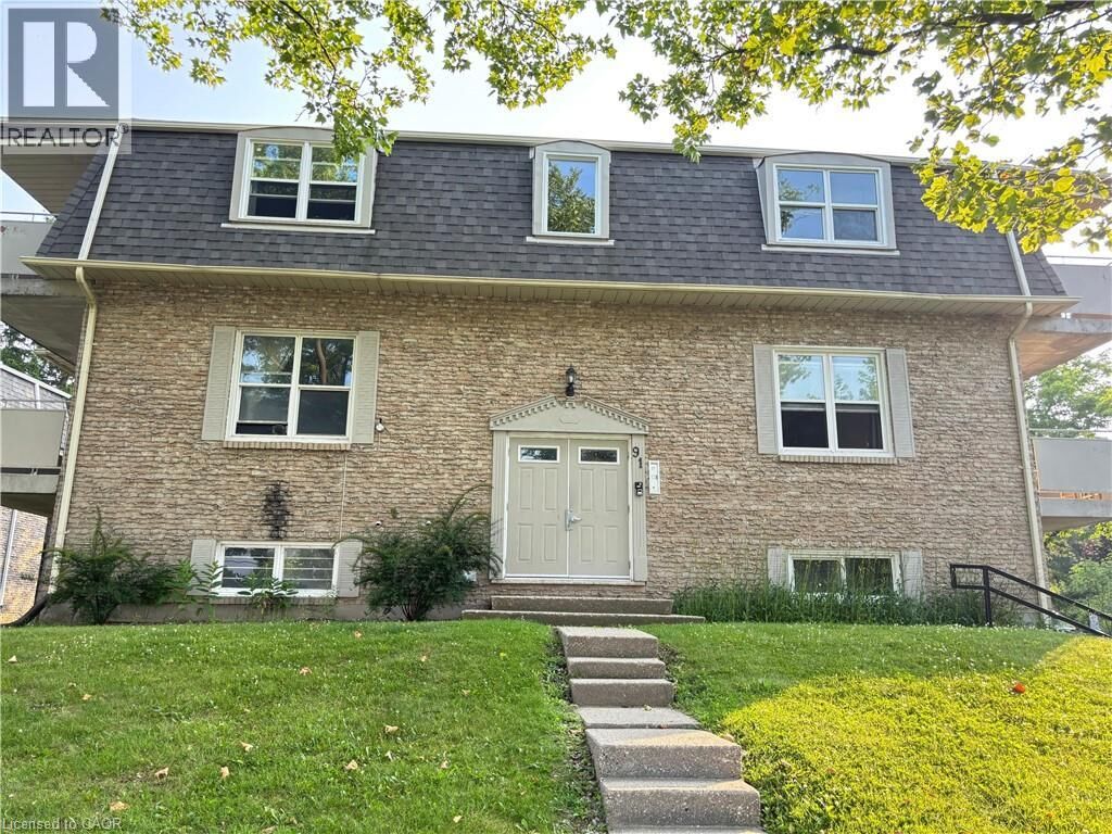 Property Photo:  91 Westmount Road 3  ON N2L 5G5 