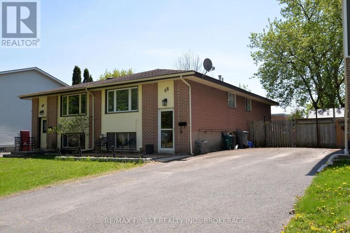 Property Photo:  48 Abbey Dale Court  ON K7K 5W9 