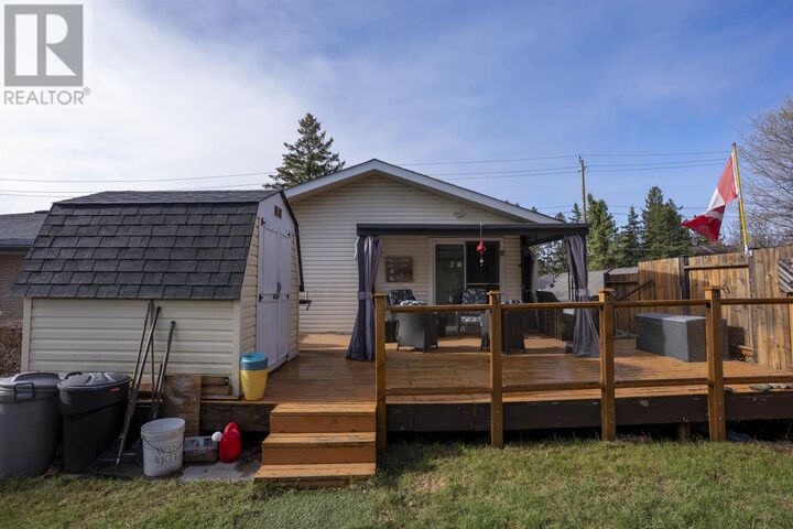 Property Photo:  90 Logan Ave  ON P7A 6P9 
