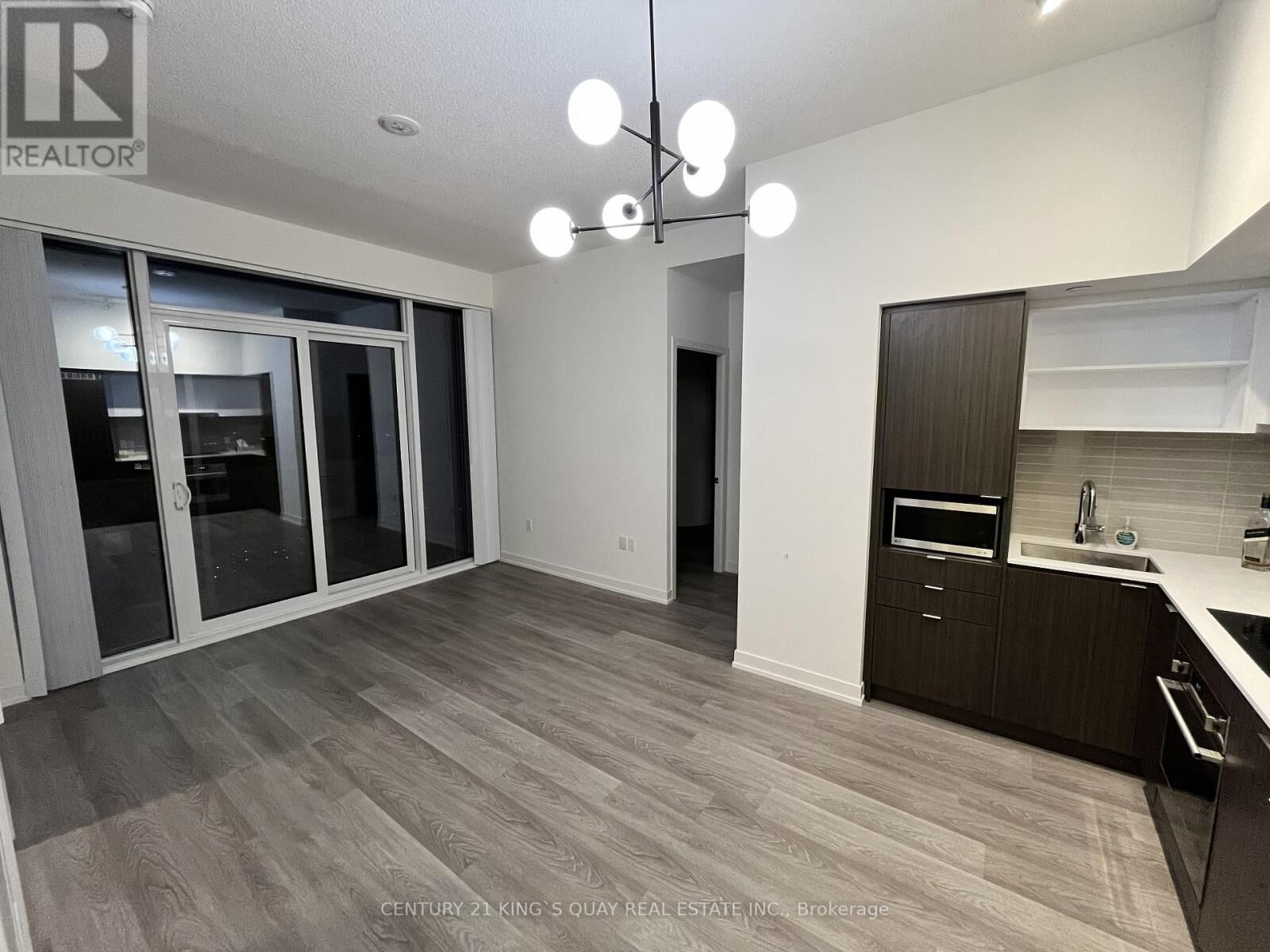 Property Photo:  55 Cooper Street 4111  ON M5E 0G1 