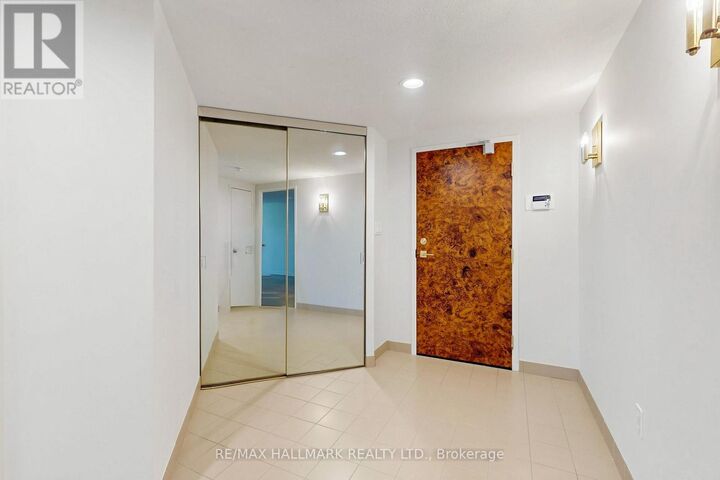 Property Photo:  10 Kenneth Avenue 911  ON M2N 6K6 