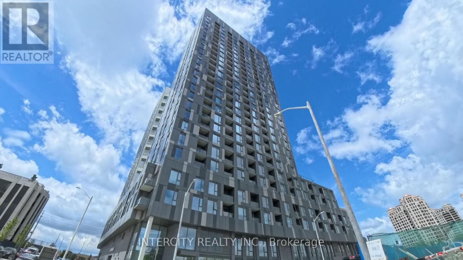 Property Photo:  474 Caldari Road 1710  ON L4K 0R5 