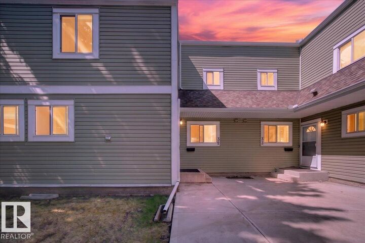 Property Photo:  1820 56 Street NW 32  AB T6L 5L4 