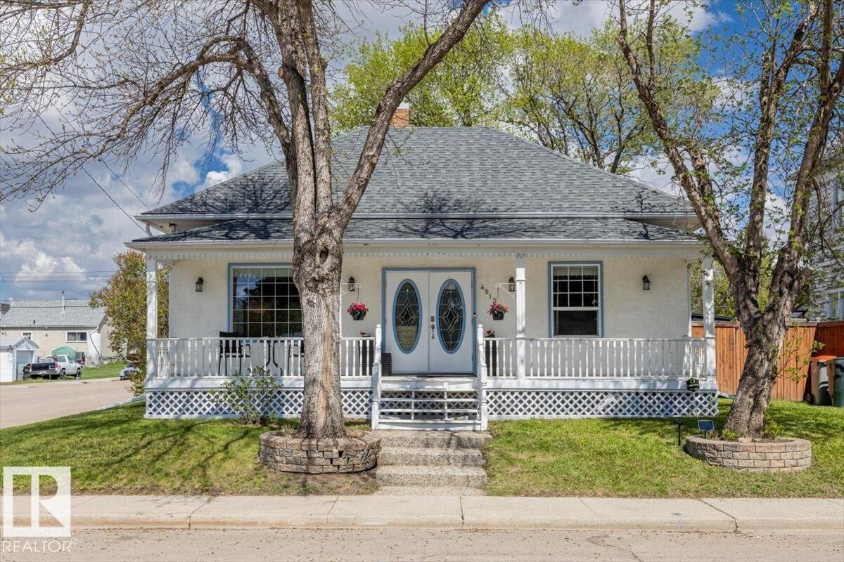 Property Photo: 4813 53 Avenue AB T7Z 1C5