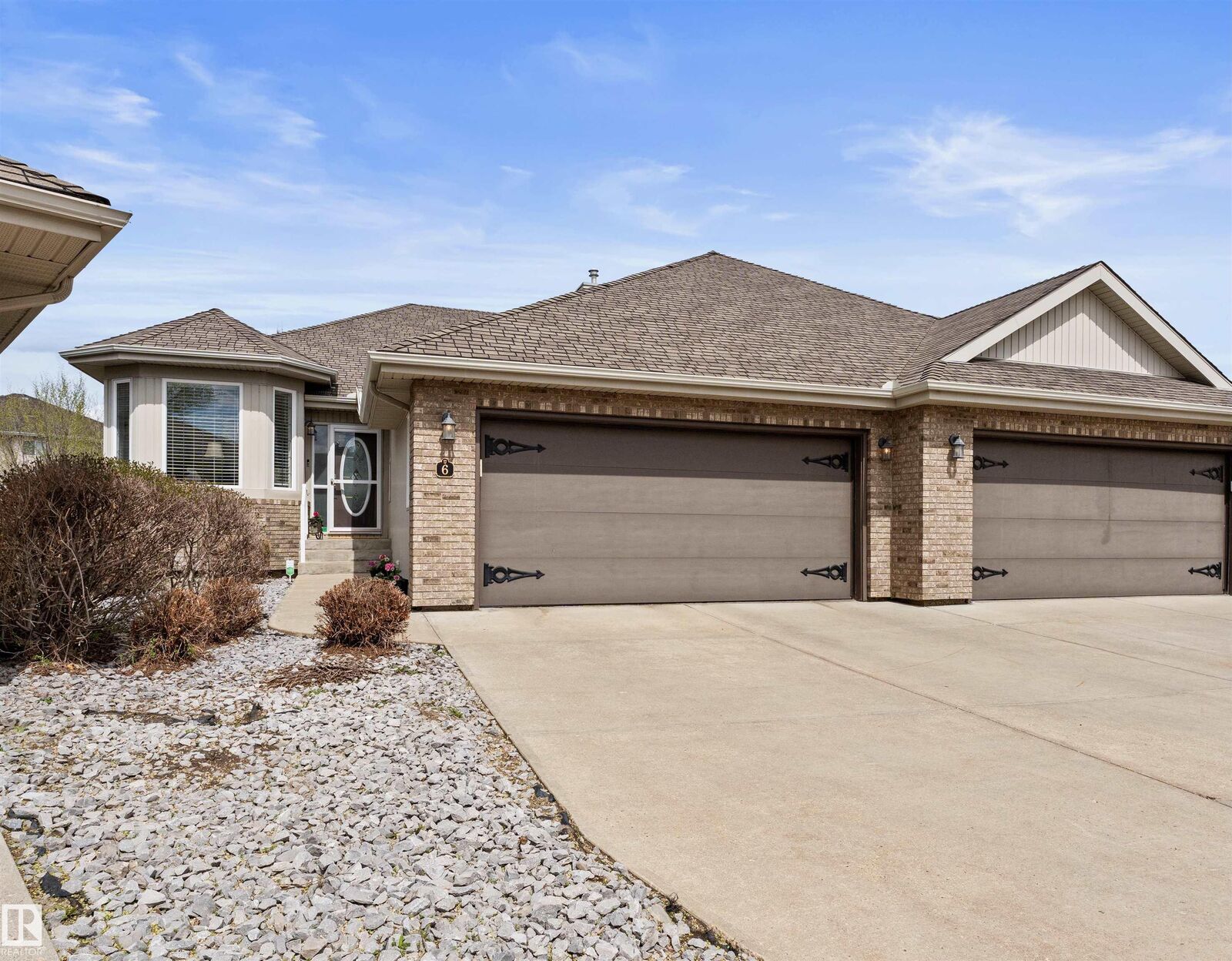 Property Photo:  10848 8 Avenue SW 6  AB T6W 1G5 