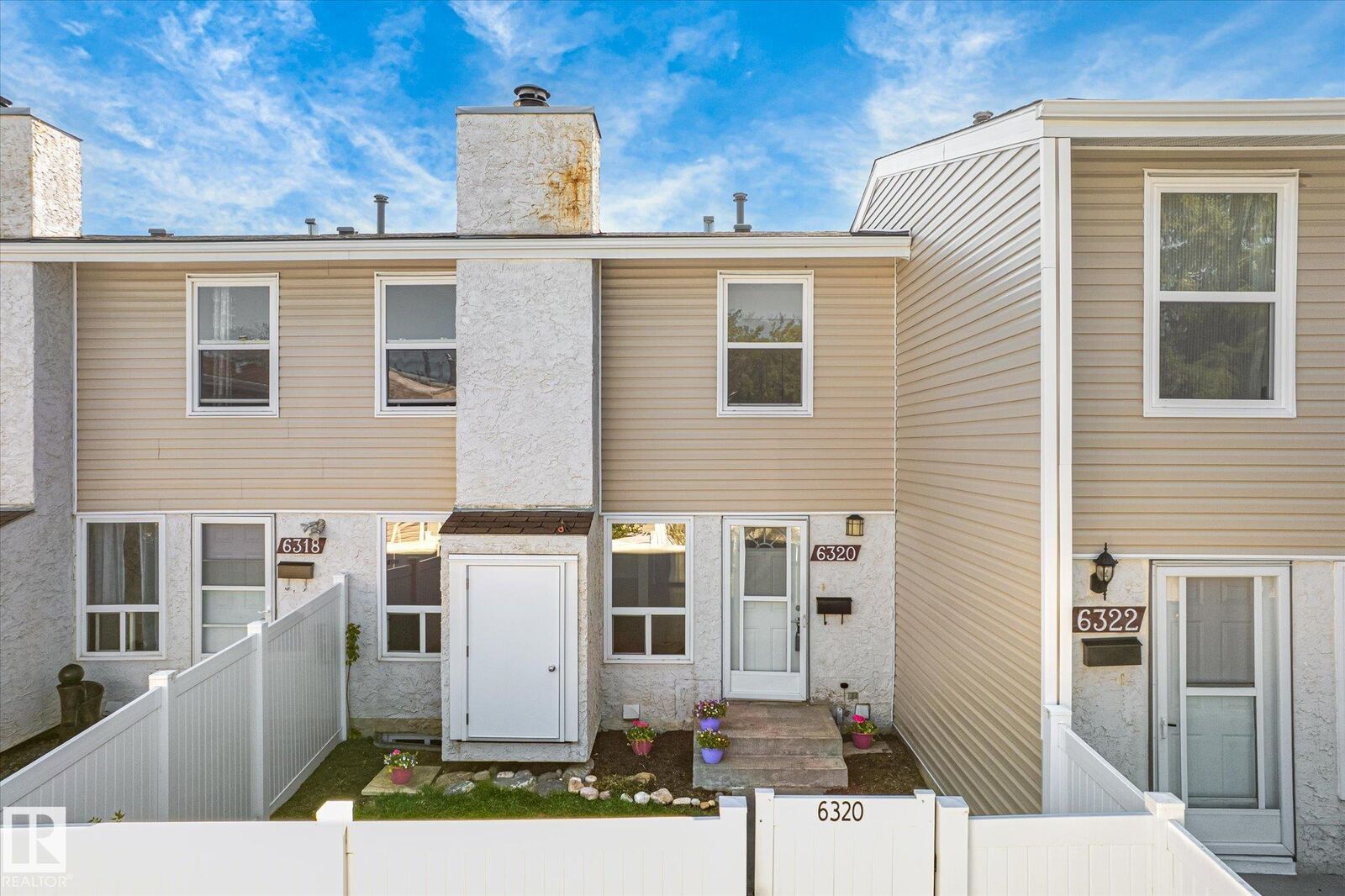 Property Photo:  6320 184 Street NW  AB T5T 2N8 