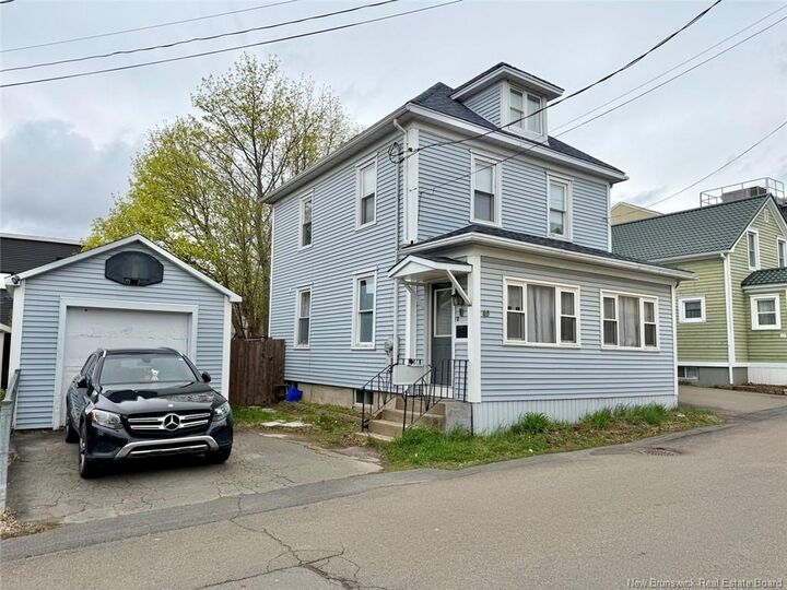 40 McDougall Avenue — photo 1