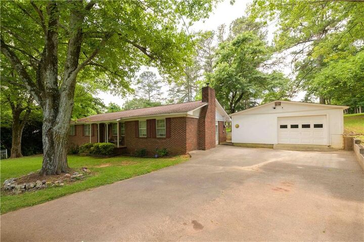 Property Photo: 216 Kinman Road SW GA 30701