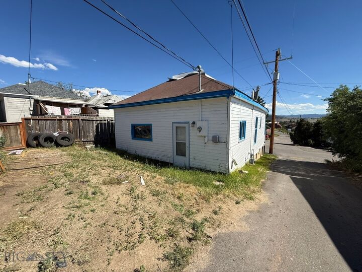 Property Photo: 605 Caledonia MT 59701
