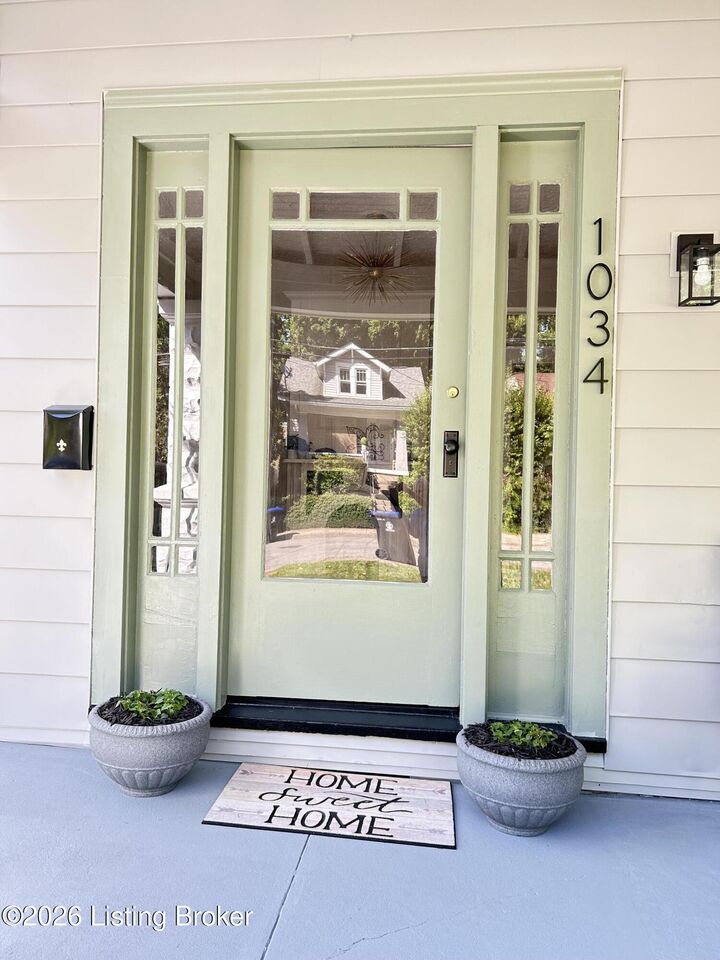 Property Photo:  1034 Dixon Ave  KY 40217 